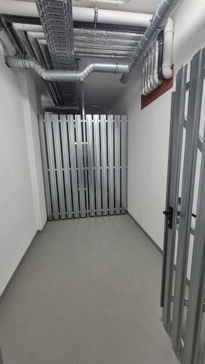 Kellerabteil mit Licht & Strom