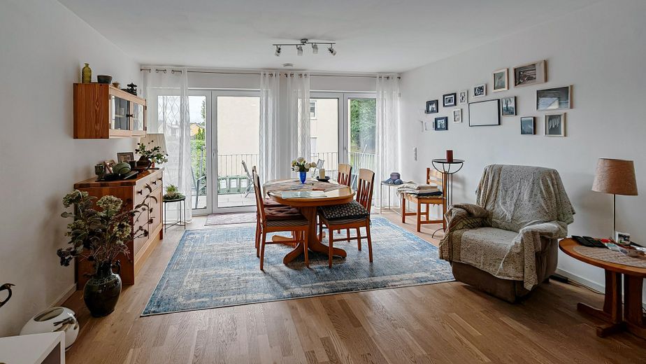 Modernes Wohnen in Burglengenfeld: 2-Zimmer-Wohnung mit EBK und Balkon – Wohnraum