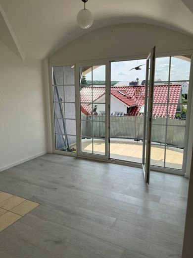 Moderne 3-Zimmer-Dachgeschosswohnung mit Balkon, Loggia &amp; Einbauküche in Karben in Karben-Burg-Gräfenrode – dachgeschoss_28