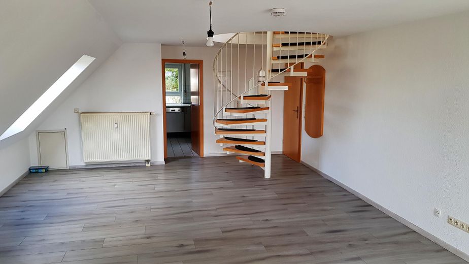 Helle 2 1/2-Zi.-Maisonette Whg. inkl. TG-Platz und zweitem Abstellraum in Kirchberg – फोटो 1