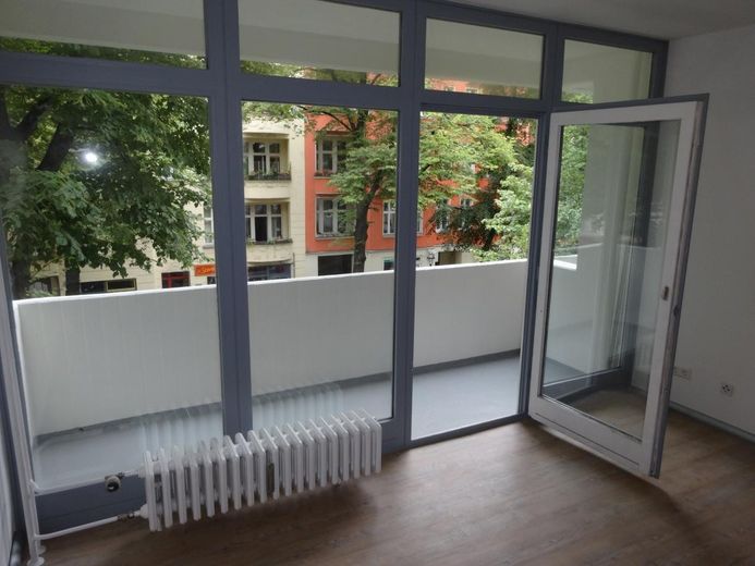1-Zimmer-Apartment in Berlin Tempelhof - perfekt für Studierende – Blick zum Balkon