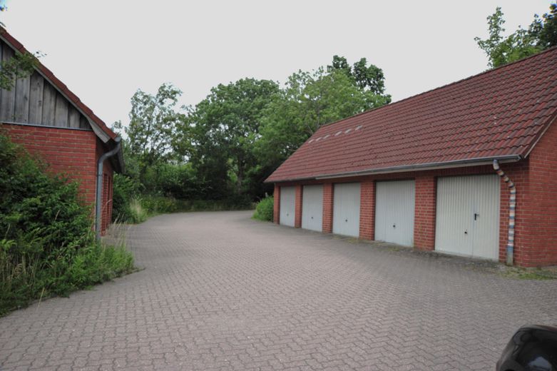 Eckernförde-Borby’de müstakil ev (sıra ev) – Garage