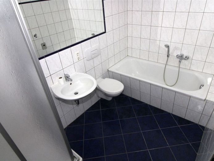 ++ Vivienda de 4 habitaciones con balcón en Westend ++ – Foto 1