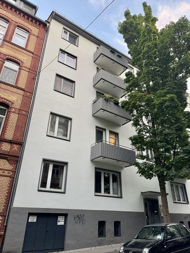 Bright 2-room apartment with balcony in a prime location – Photo 8
