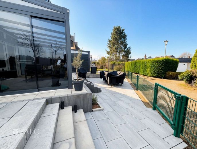 PROVISIONSFREI Ein Zuhause, in dem Familienglück wächst – Terrasse