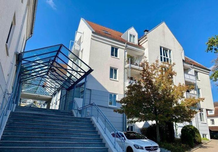 Objektansicht Zugang Parkplatz