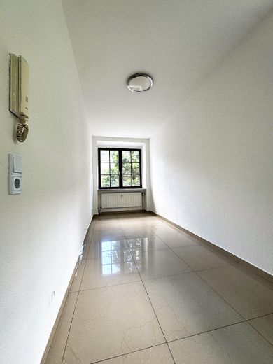 Modern sanierte 2-Zimmer-Souterrainwohnung in Duisburg – Foto 1