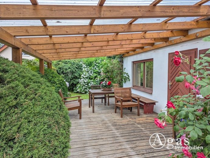 Wohnen im Grünen - Charmantes Haus auf sonnigem Waldgrundstück in Melchow – Terrasse
