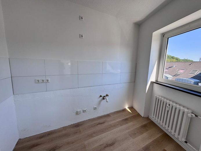 Moderne Stadtwohnung mit zwei Balkonen in zentraler Lage in Olpe – Küche
