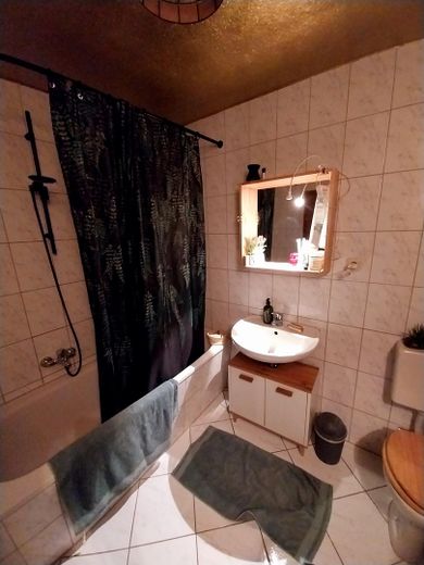 Ruhige Maisonette mit Einbauküche in der Altstadt von Görlitz – mögliche Badeinrichtung
