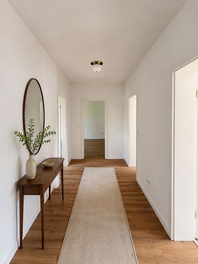 Erstbezug nach Sanierung | Helle 3-Zimmer-Wohnung mit Balkon und zusätzlichem Mansardenraum – Foto 5