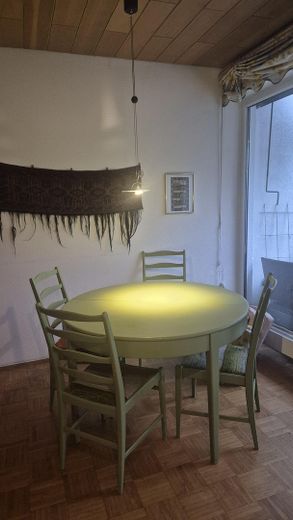 Clásico Bauhaus atemporal en el verde – Foto 4
