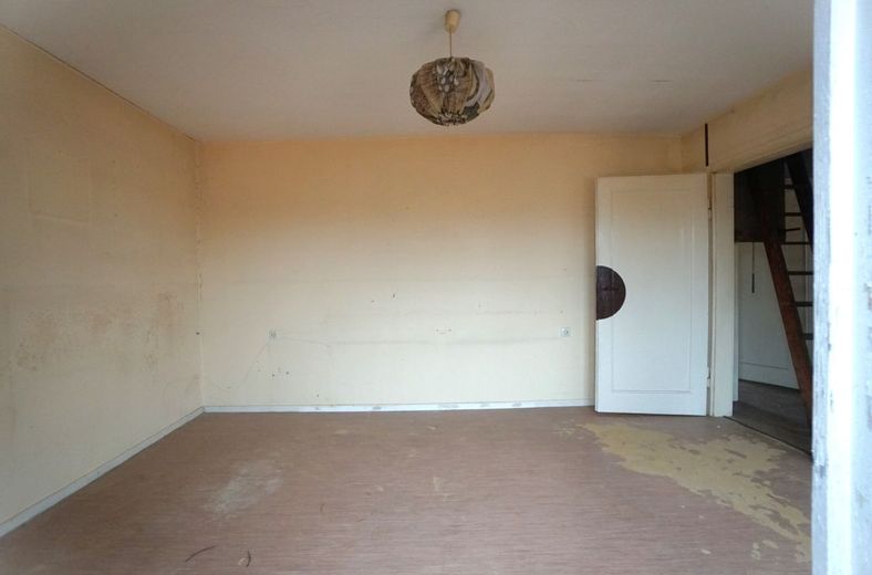 Familienprojekt mit Zukunft: Einfamilienhaus mit großem Grundstück und vielen Möglichkeiten – Schlafzimmer_1