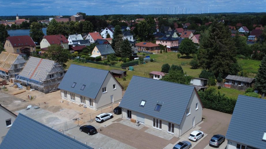 Erstbezug Neubau Doppelhaushälfte | 4,5 Zimmer | Nähe Berlin (Müllrose) – Außenansicht
