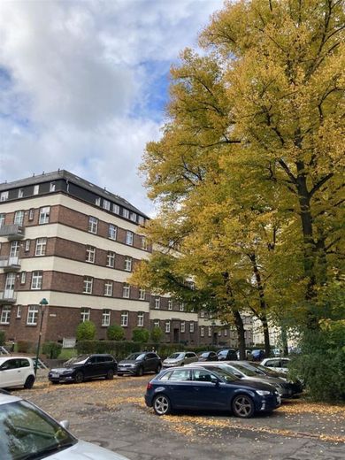 Große 1-Zi. mit Laminat, Wanne, Abstellraum &amp; Balkon in ruhiger Lage! EBK mgl. – PHOTO-2023-04-27-10-07-49