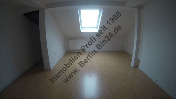 Dachgeschoß WG tauglich - Mietwohnung - 2 max 3 Personenhaushalt – GP --- 14.12.2016 028