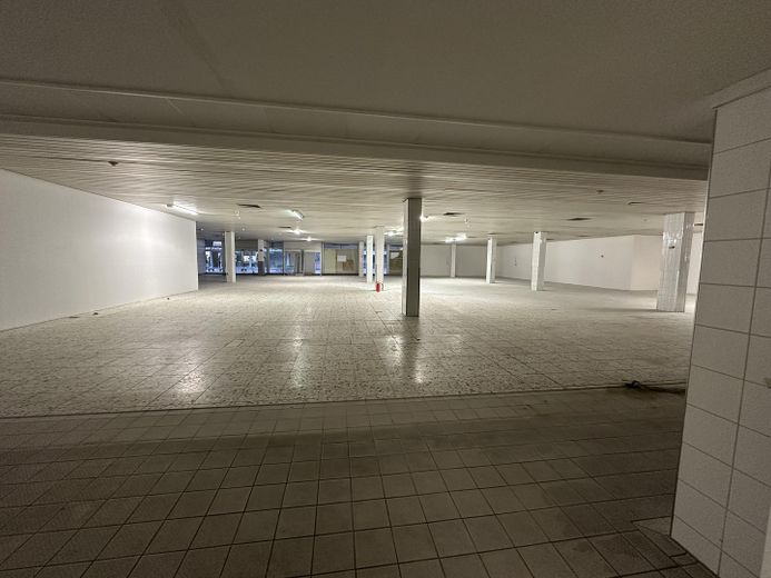 Ladenlokal Einzelhandel Halle Lager Praxis Gewerbe Gastro Sporthalle Freizeit zu vermieten – Foto 7