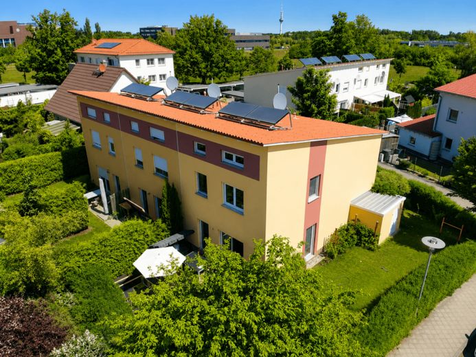 Reihenendhaus mit 117m² Wohnfläche und Garten in ruhiger Siedlung! – फोटो 1