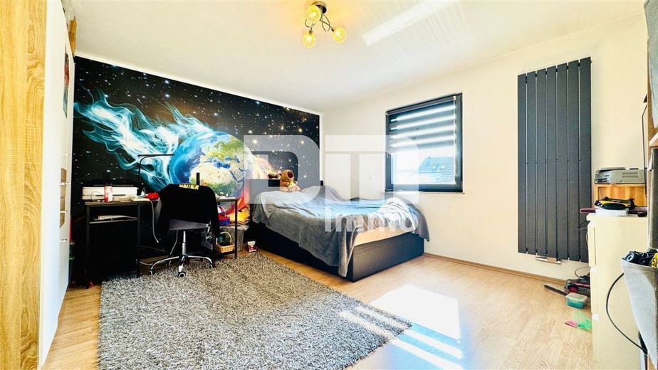 Schönes Wohnhaus mit Doppelgarage, Terrasse und Nebengelass in Traumlage – OG / DG Kinderzimmer 1