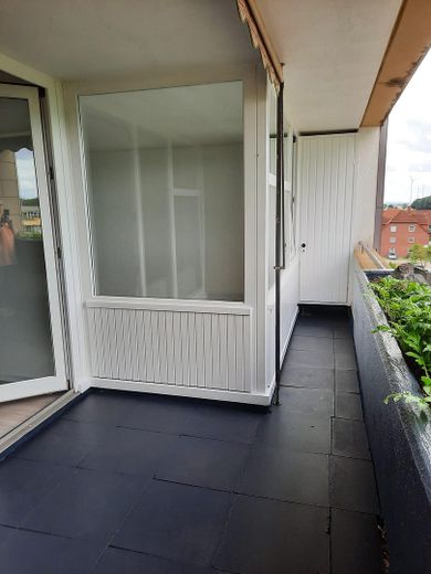 Helle 2‑Zimmer‑Wohnung mit großem Balkon – zentral in Hämelerwald – Balkon Bild 2