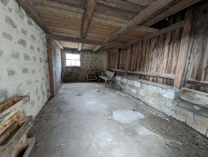 Abstellfläche Nebengebäude