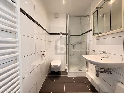 GANZ OBEN MIT HERRLICHEM SONNENBALKON – 1788677532_9959f1.jpg