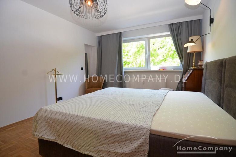 Sehr große 2 Zimmer Wohnung in Westend mit Balkon – 5caf6f0b5ea735d5df1953718ebf31fc3dfec1d1.jpg