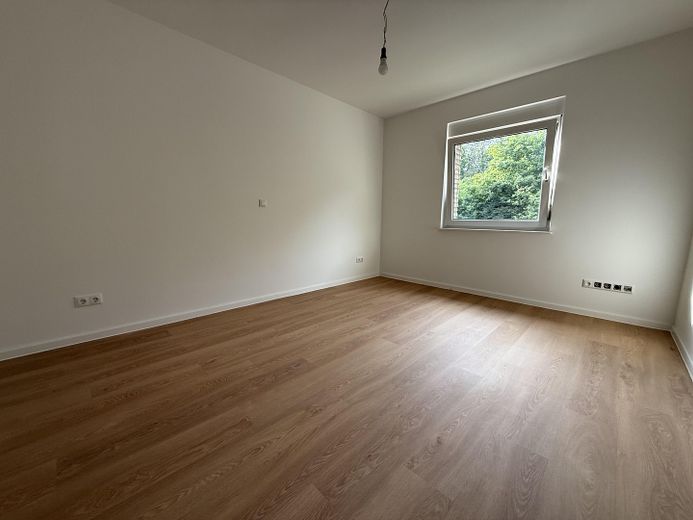 Kernsanierte 3-Zimmer Wohnung im 1. OG mit großem Balkon, Fußbodenheizung und Stellplatz – फोटो 5