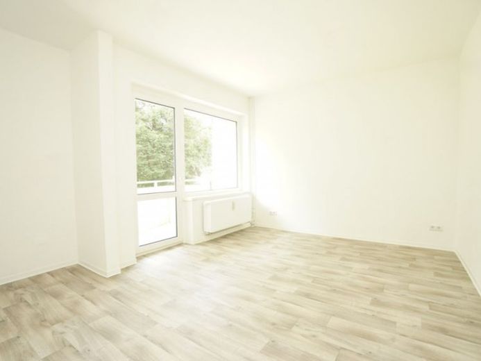 Erstbezug nach Sanierung / Dusche / Balkon – Foto 1