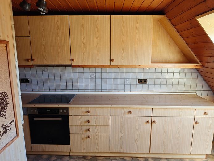 Mieszkanie 1-pokojowe na poddaszu z 2 miejscami parkingowymi i garażem w Freudenstadt przy rynku – Photo 6