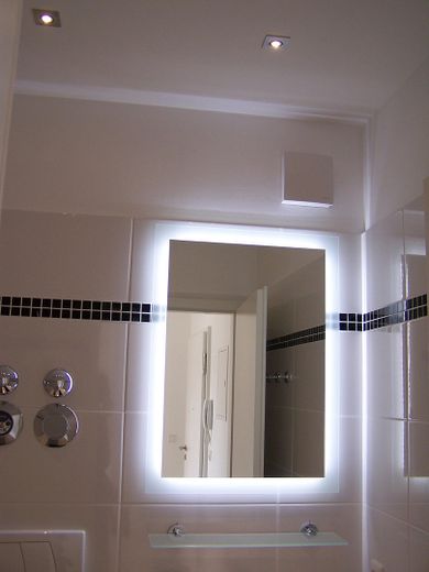 SCHWABING-WEST HELLE, MODERNISIERTE 2-ZIMMER-WOHNUNG MIT LOGGIA, SCHWIMMBAD UND GROSSER DACHTERRASSE – Details