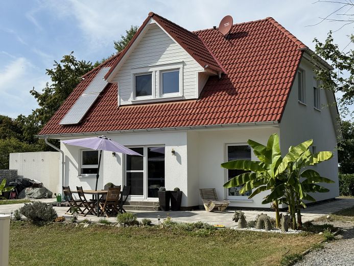 Haus vom Garten aus