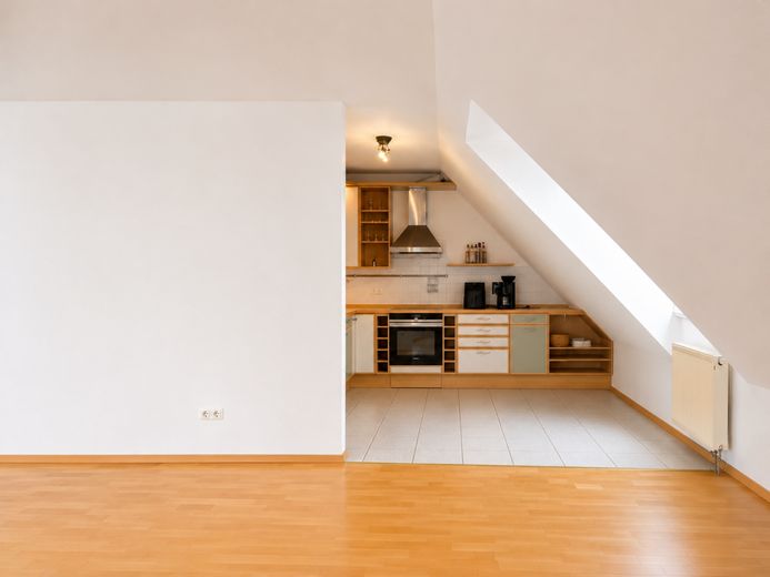 *Schöne DG-Maisonnette-Wohnung mit Fernblick* – Blick in die Küche