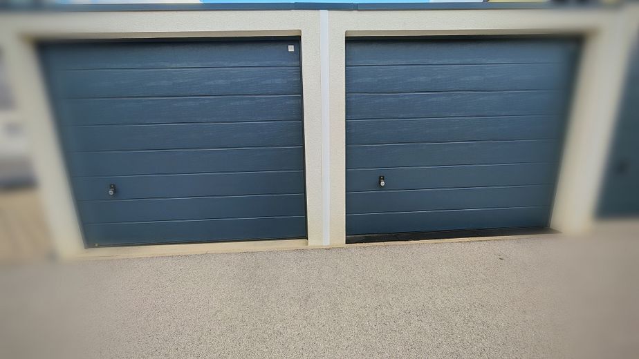 Doppelgarage mit 2 Toren