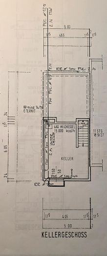 weiterer Raum links von Treppe