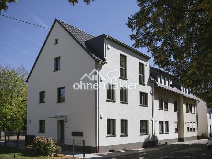 Apartamento de tres habitaciones en la primera planta con balcón, así como crédito KfW con una subvención de 30.000 euros – Foto 1