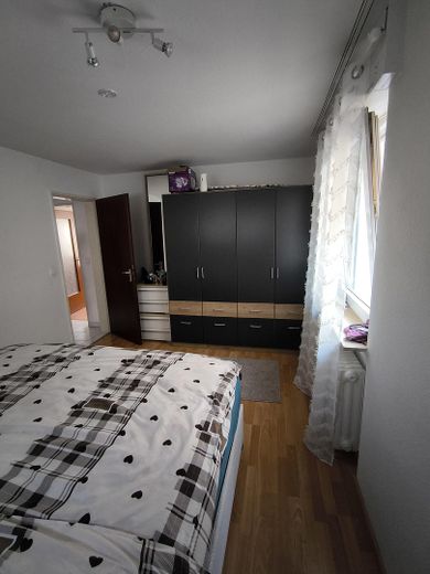 Schlafzimmer 1. OG Links