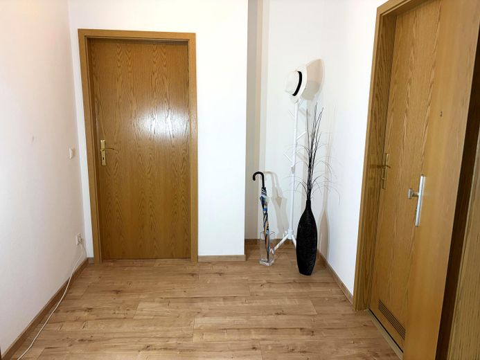 Frisch sanierte stilvolle 2-Zimmer-Wohnung m. Südbalkon in Machern/Erstbezug – Flur mit Zugang WZi. u. Bad