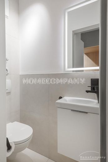 Appartement de 3 pièces à couper le souffle avec loggia à Neuhausen, partiellement meublé – c0db26a1418ab12f24d42f15fe15cbd49f441df9.jpg