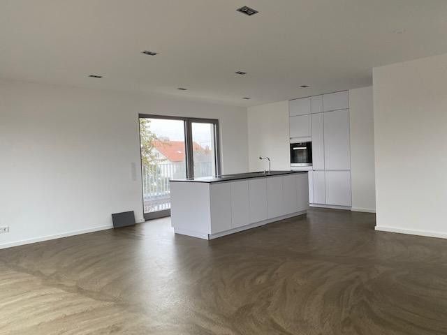 Lussuoso attico con ampia terrazza – Esszimmer / Küche