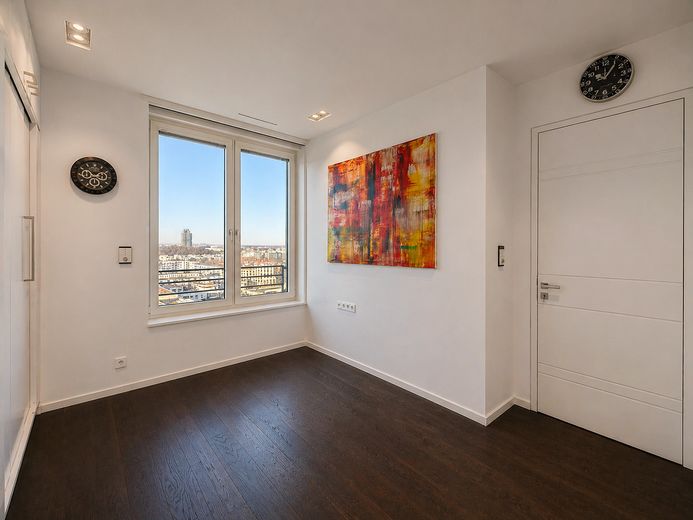 PROVISIONSFREI: Munich's Iconic View – The Ultimate Penthouse – Gast/Kind/Büro1