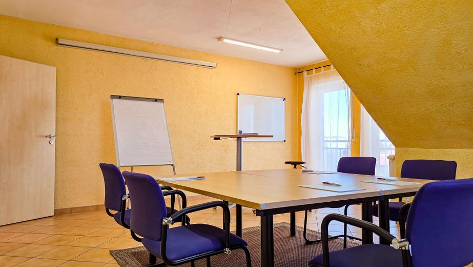 Außergewöhnliches Wohn- und Geschäftshaus mit mediterranem Flair – LichtdurchflutetesLoft-Atelier