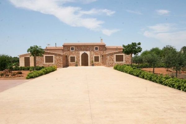 Mallorca Tolle neue Finca, nähe Strand Es Trenc zu verkaufen