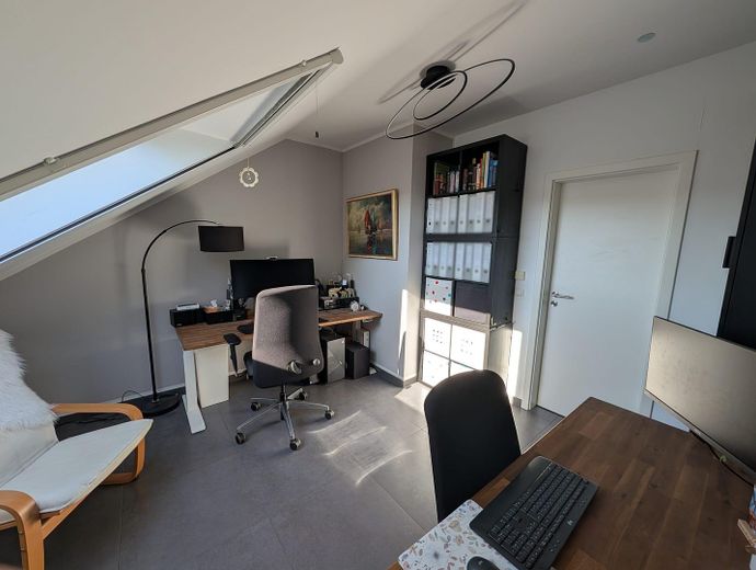 Moderne und Helle 3,5 Zimmer Wohnung von 2014 in Rheinberg zentrumsnah – Büro / Kinderzimmer