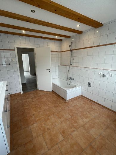 Geräumige 4-Zimmer-Maisonette-Dachgeschosswohnung in Friedenweiler – Nähe Titisee – Foto 3