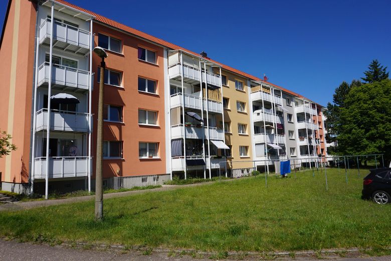 TOP Kapitalanlage mit 8,2% Mietrendite – Außenansicht Hofseite