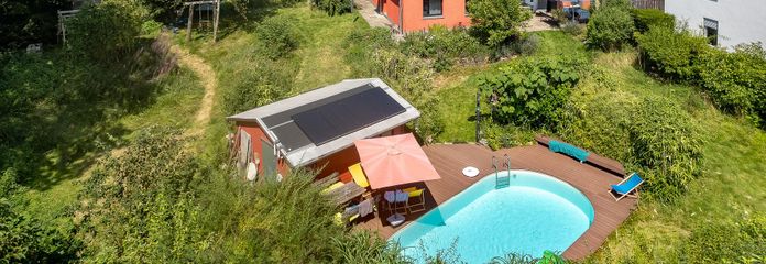 Gartenseite, mit Pool & Sauna