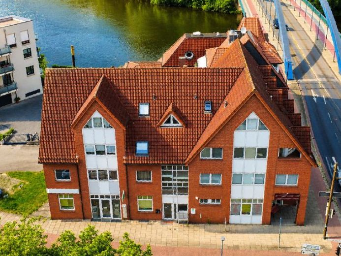 Renditestarkes Wohn- und Geschäftshaus mit 6 x Wohnung, 3 x Gewerbe und Tiefgarage am top-Standort nahe der Lesum – Foto 1