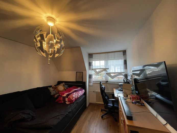 Doppelhaushälfte mit großem Garten & Ausbaupotenzial im Musikerviertel Geretsried – Kinder-/Jugendzimmer