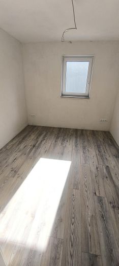 Neubau/Erstbezug, 3Zi, riesige Terrasse, 0,76%KfW Darlehen inkl! Provisionsfrei! – Kinderzimmer, Büro, HomeOffice
